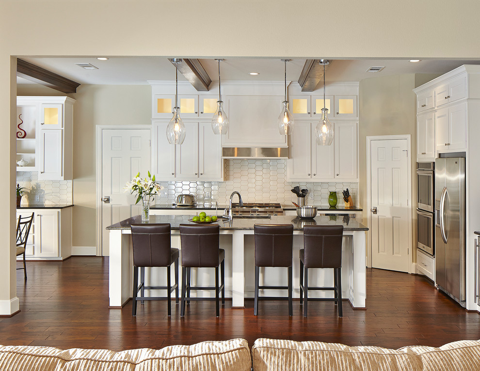 Bright Modern Kitchen with Island & Open Layout