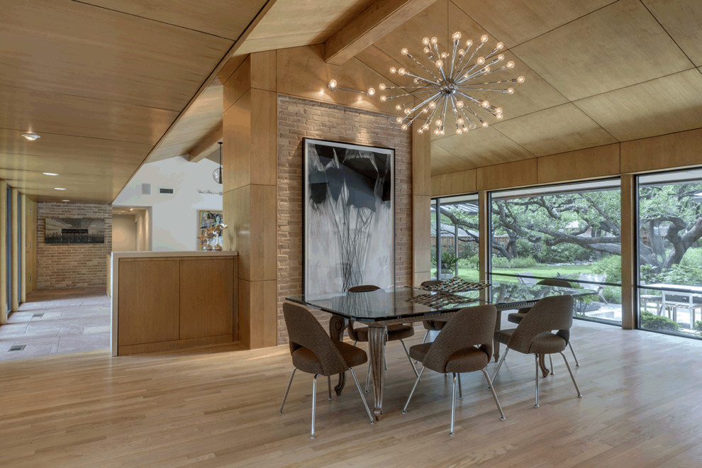 Sunlit Mid-Century Modern Open-Plan Living & Dining Space
