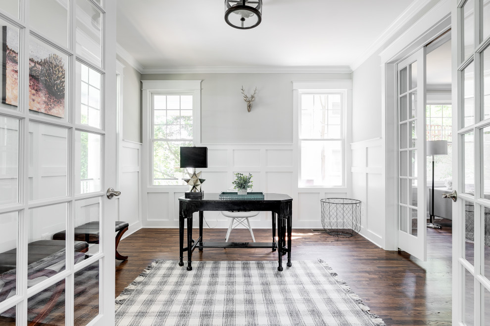 Sunlit Modern Office with Open Layout & Chic Simplicity